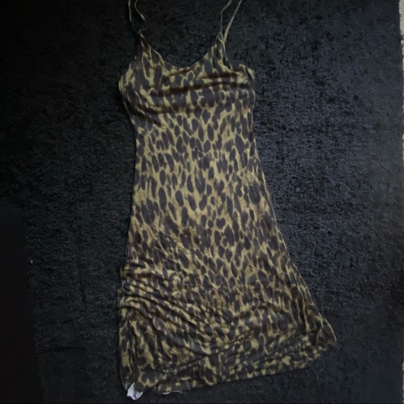 UO Silence + Noise Green Leopard Cheetah Asymmetric Green Midi Dress NWT - Picture 3 of 10